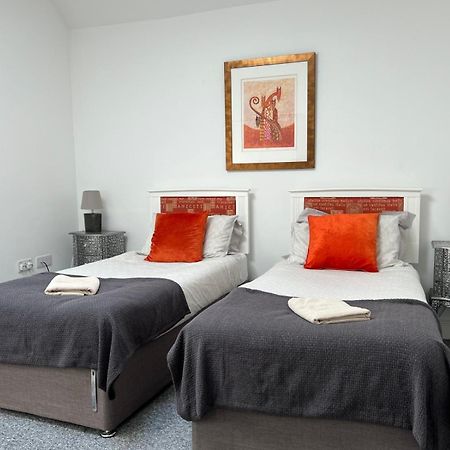 Premium Apartments Thatcham Broadway エクステリア 写真