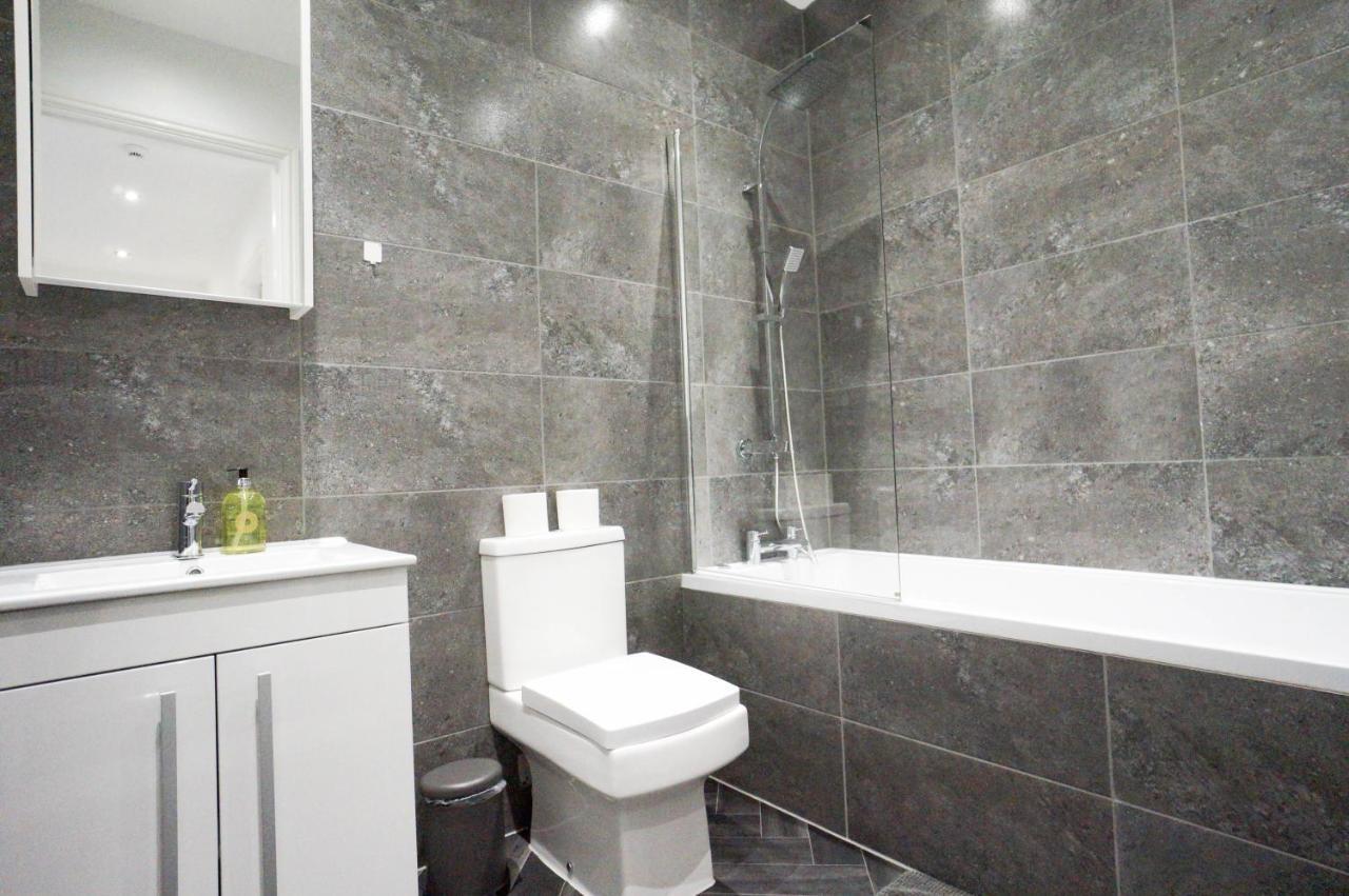 Premium Apartments Thatcham Broadway エクステリア 写真