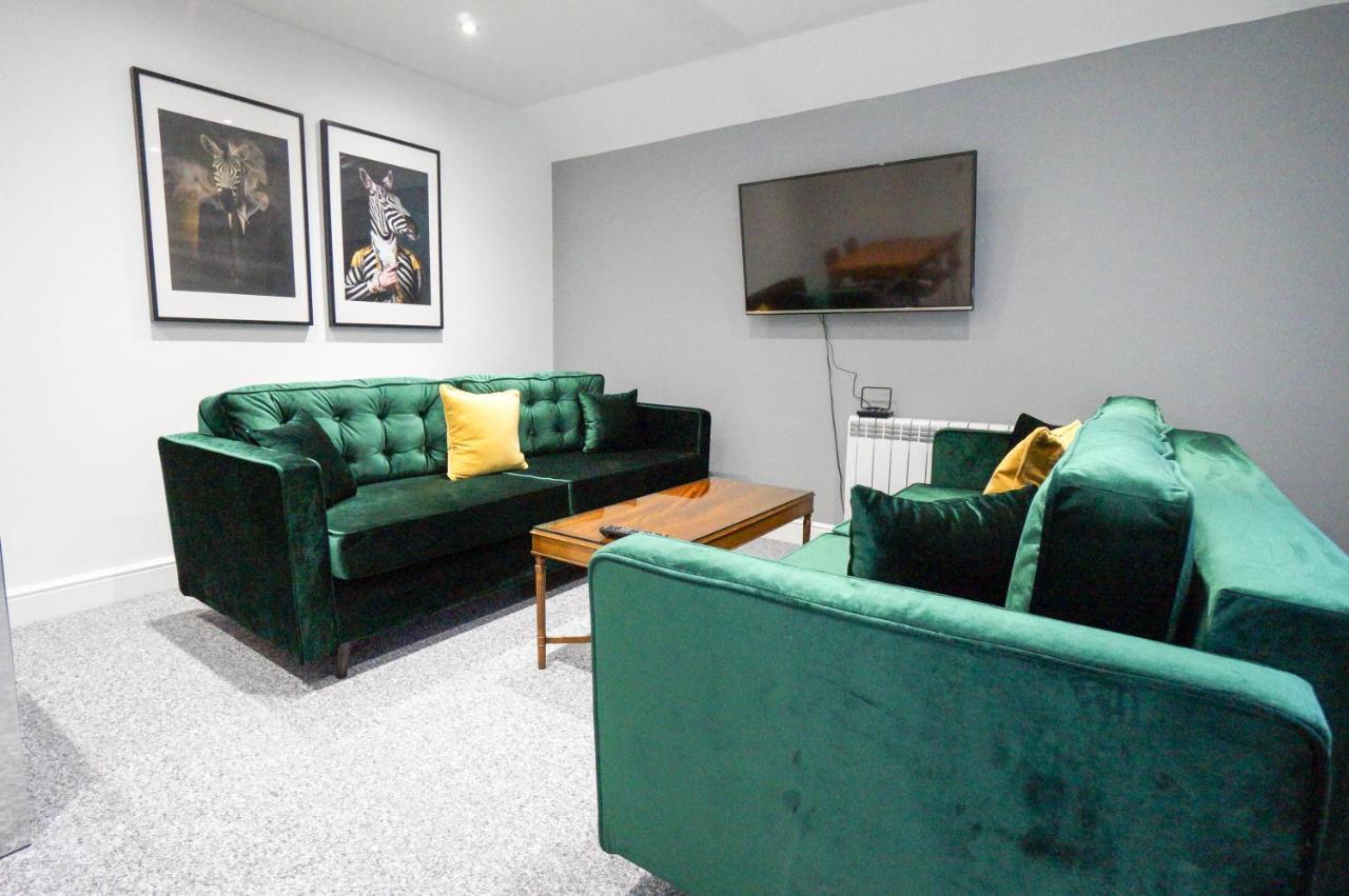 Premium Apartments Thatcham Broadway エクステリア 写真